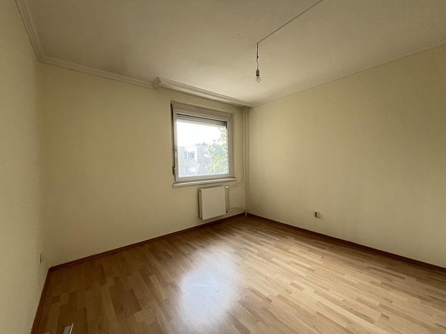 Eladó panellakás, Budapesten, III. kerületben 66.9 M Ft, 2 szobás