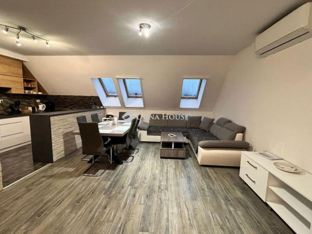 Kiadó téglalakás, albérlet, Budapesten, XV. kerületben