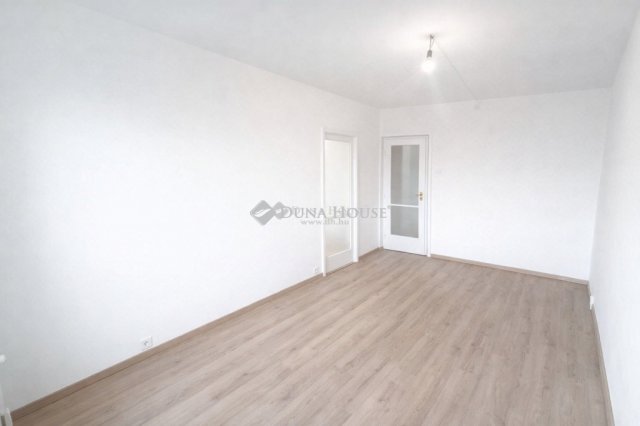 Eladó panellakás, Kecskeméten 43.49 M Ft, 2 szobás