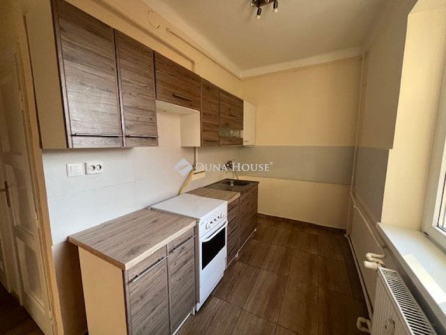 Eladó téglalakás, Pécsett 49.8 M Ft, 2 szobás