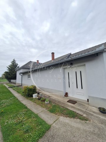 Eladó családi ház, Felsőszentmártonon 32.9 M Ft, 3+1 szobás