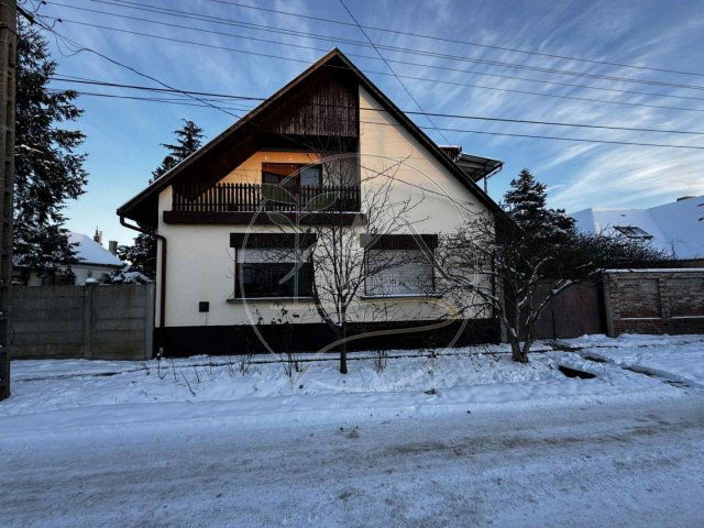 Eladó családi ház, Gyulán 49.99 M Ft, 5 szobás