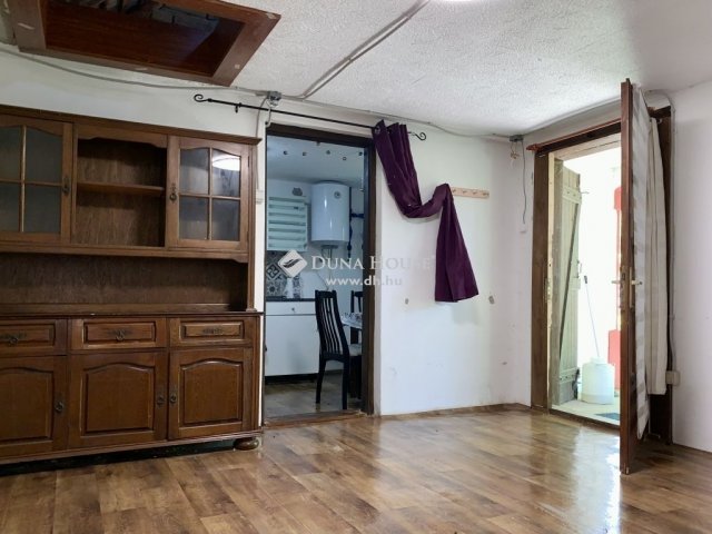 Eladó nyaraló, Felsőnyéken 4.9 M Ft, 1 szobás