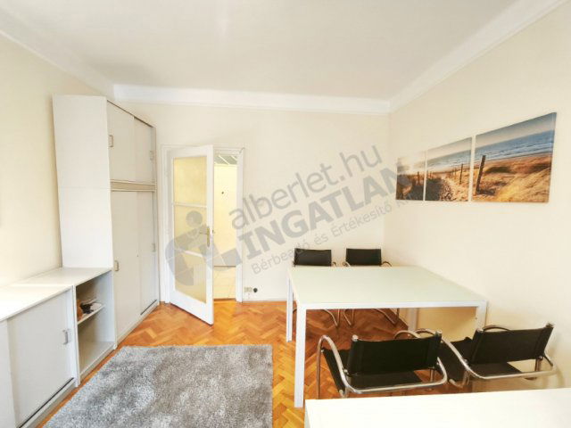 Kiadó téglalakás, albérlet, IX. kerületben, Óbester utcában