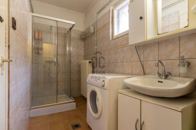 Eladó családi ház, Szigetszentmiklóson 85 M Ft, 6 szobás