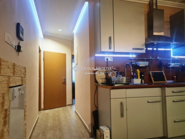 Eladó családi ház, Siófokon 92.99 M Ft, 3 szobás