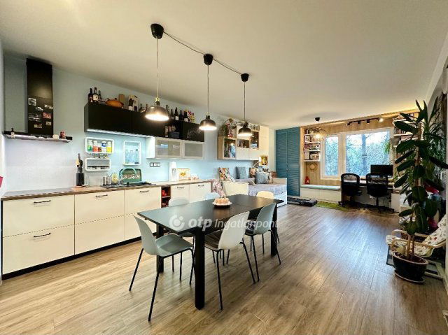 Eladó téglalakás, Budapesten, XI. kerületben 150 M Ft, 4 szobás