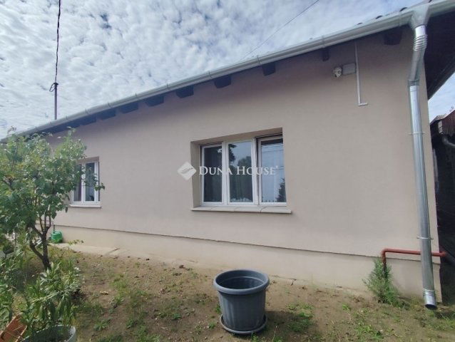 Eladó családi ház, Vecsésen 73.5 M Ft, 3 szobás