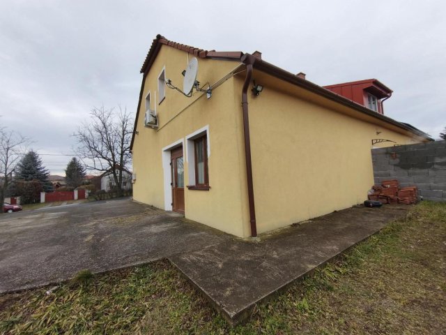 Eladó téglalakás, Győrújbaráton 66.9 M Ft, 2 szobás