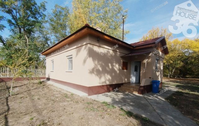 Eladó családi ház, Kunbaracson 33.9 M Ft, 2 szobás