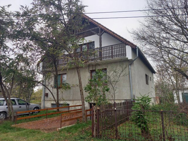 Eladó családi ház, Nagybaracskán 23 M Ft, 4 szobás