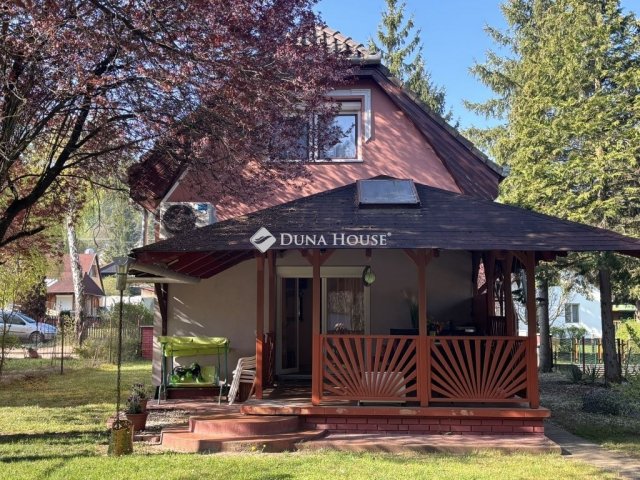 Eladó nyaraló, Tatabányán 62 M Ft, 3 szobás