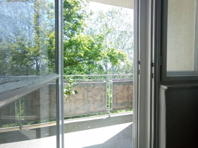 Eladó téglalakás, Békéscsabán 35.85 M Ft, 2+1 szobás