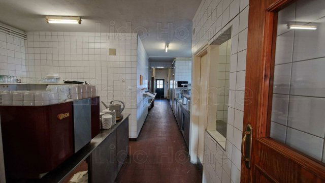 Eladó üzlethelyiség, Sopronkövesden 180 M Ft