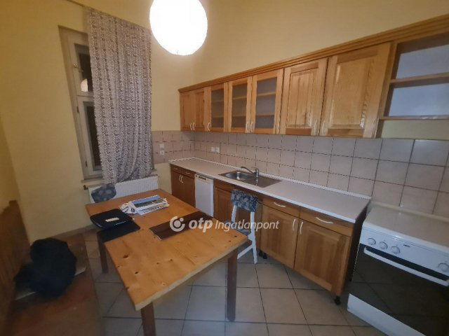 Eladó téglalakás, Egerben 39.9 M Ft, 1 szobás