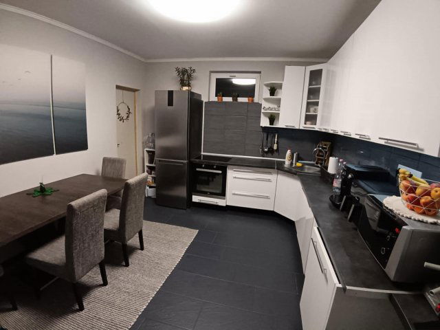 Eladó családi ház, Dadon 77 M Ft, 2 szobás