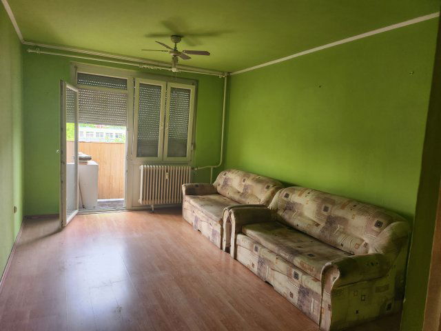 Eladó téglalakás, Szolnokon, Karczag László utcában 24.99 M Ft