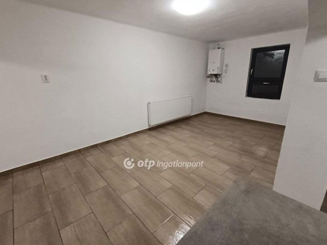 Eladó családi ház, Pilisen 35 M Ft, 4 szobás