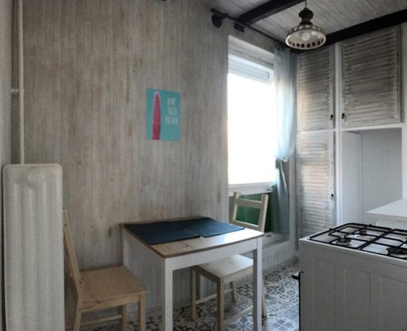 Kiadó panellakás, albérlet, Pécsett, Zója utcában, 3 szobás