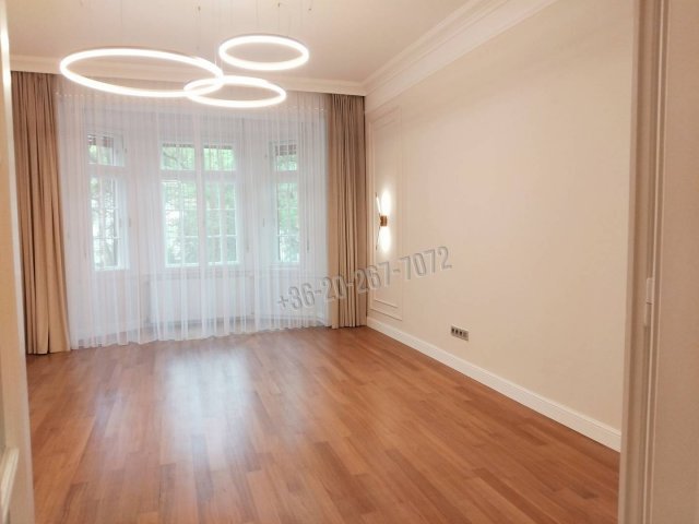 Eladó téglalakás, Budapesten, VI. kerületben 299.9 M Ft