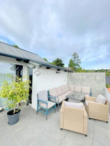 Eladó családi ház, Szentendrén 209.9 M Ft, 3 szobás