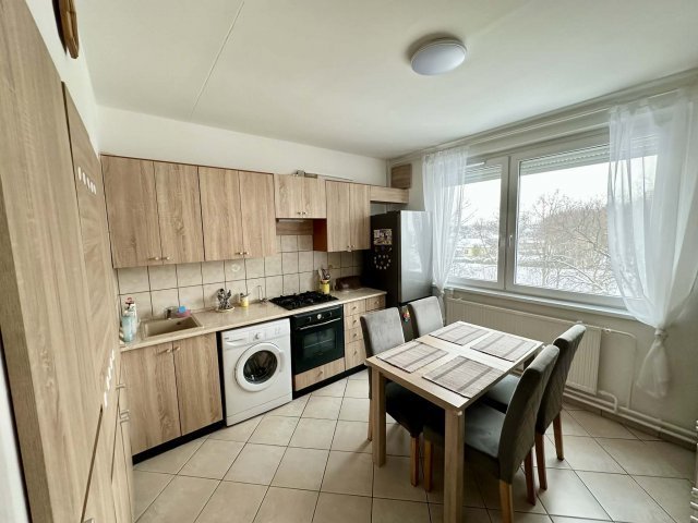 Eladó téglalakás, Debrecenben, Kassai úton 65.9 M Ft, 3 szobás