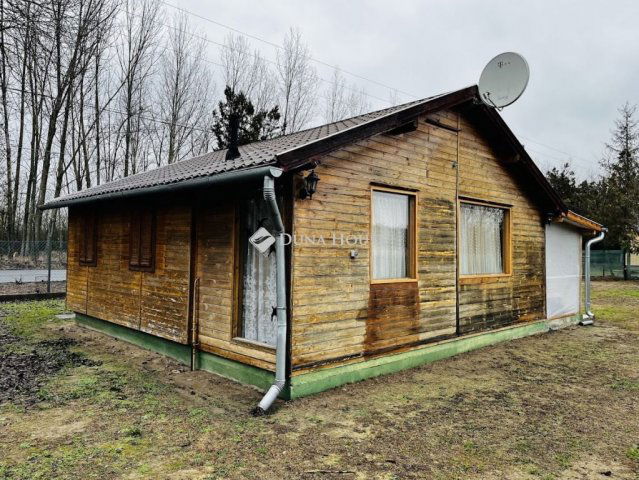 Eladó nyaraló, Tápiószentmártonon 21 M Ft, 2 szobás