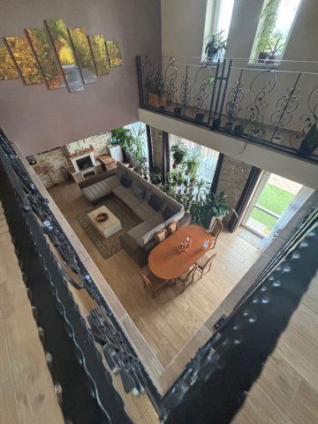 Eladó családi ház, Oroszlányban 152 M Ft, 7+1 szobás