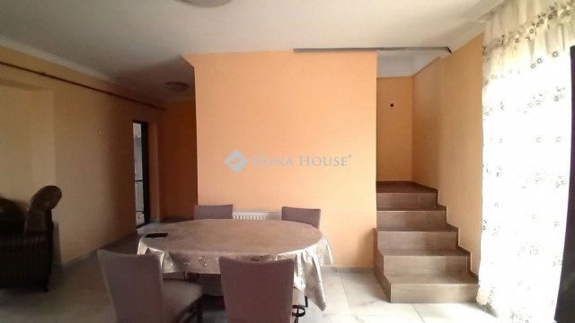 Eladó családi ház, Ádándon 53.5 M Ft, 6 szobás