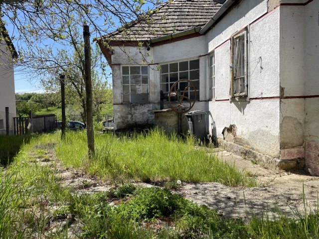 Eladó családi ház, Szentén 10.9 M Ft, 3 szobás