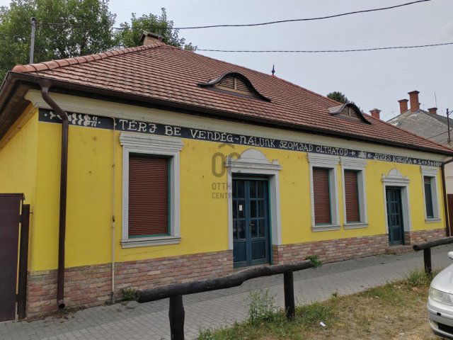 Eladó üzlethelyiség, Jászkarajenőn 39 M Ft