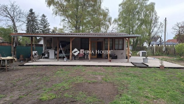 Eladó nyaraló, Dömsödön 33 M Ft, 4 szobás