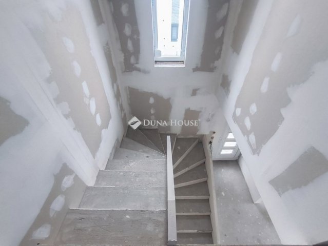 Eladó téglalakás, Budapesten, XVII. kerületben 134.9 M Ft