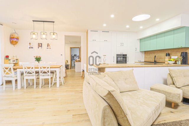 Eladó családi ház, Fertőszéplakon 118.9 M Ft, 5 szobás