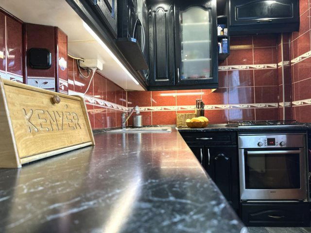 Eladó panellakás, Szigetszentmiklóson 56.9 M Ft, 3 szobás