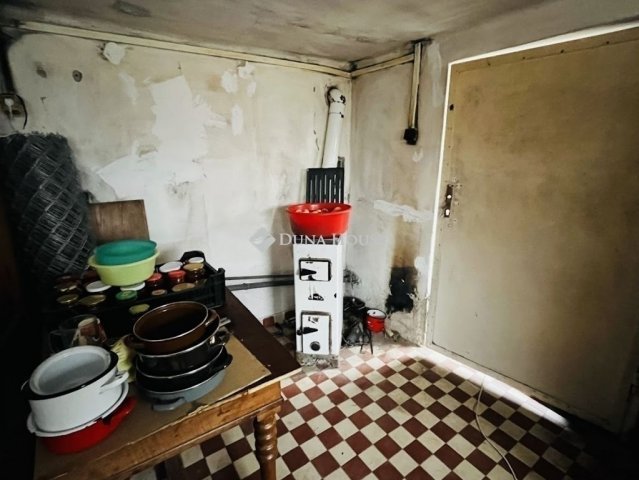 Eladó családi ház, Monoron 25 M Ft, 2 szobás