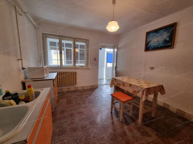 Eladó családi ház, Sarkadon 10.25 M Ft, 2 szobás