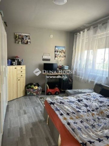 Eladó családi ház, Vecsésen 49.9 M Ft, 9 szobás