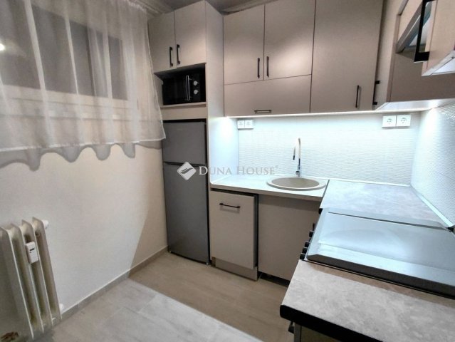 Eladó panellakás, Debrecenben 59.5 M Ft, 2 szobás