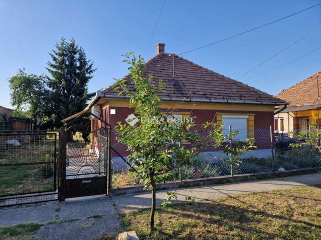 Eladó családi ház, Monoron 52.99 M Ft, 4 szobás