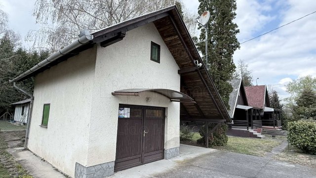 Eladó nyaraló, Balatonberényben 74.9 M Ft, 8 szobás