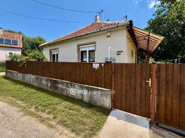 Eladó családi ház, Bőcsön 36.9 M Ft, 3 szobás