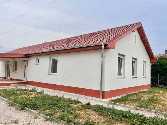 Eladó családi ház, Veszkényen 94.99 M Ft, 4+1 szobás