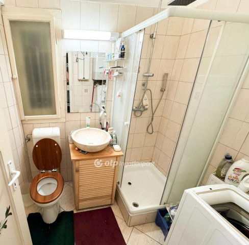 Eladó téglalakás, Budapesten, VI. kerületben 64.9 M Ft