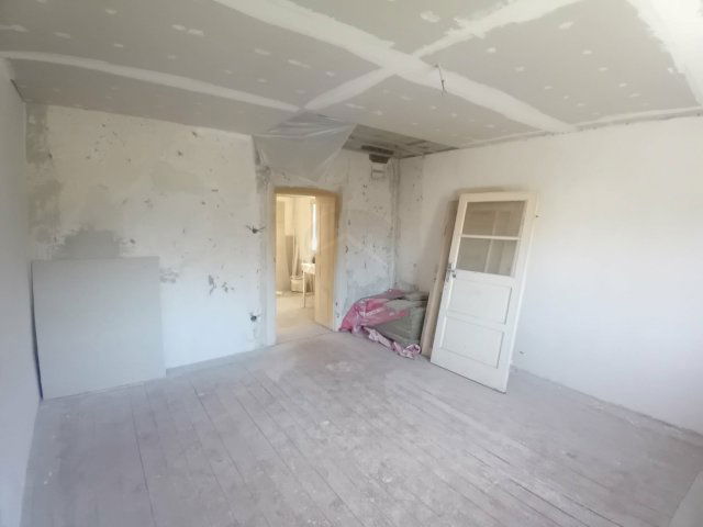 Eladó családi ház, Szihalmon 12.8 M Ft, 2 szobás