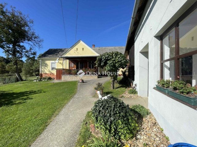 Eladó családi ház, Kondorfán 67 M Ft, 2 szobás