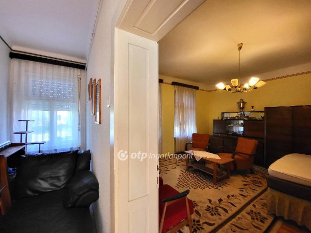 Eladó családi ház, Tengődön 33 M Ft, 4 szobás