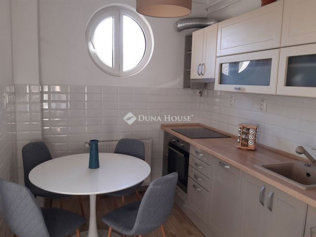 Kiadó téglalakás, albérlet, Debrecenben 320 E Ft / hó, 3 szobás