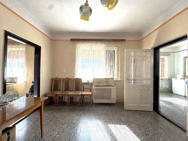 Eladó családi ház, Alsóvadászon 14.9 M Ft, 2 szobás