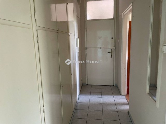 Eladó téglalakás, Orosházán 19.9 M Ft, 2 szobás